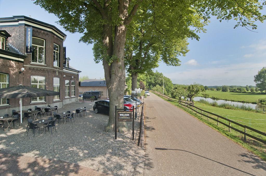 De Os En Het Paard Hotel Deil Exterior photo